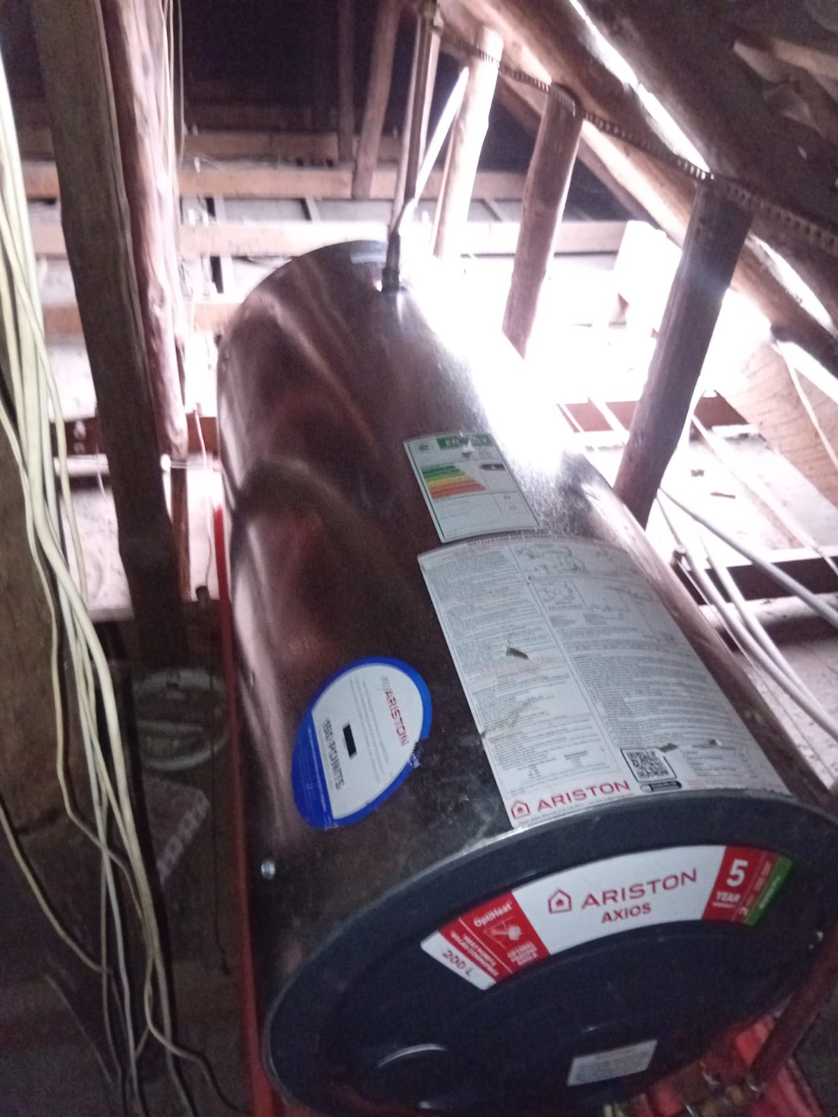 New Ariston geyser installed on drip tray